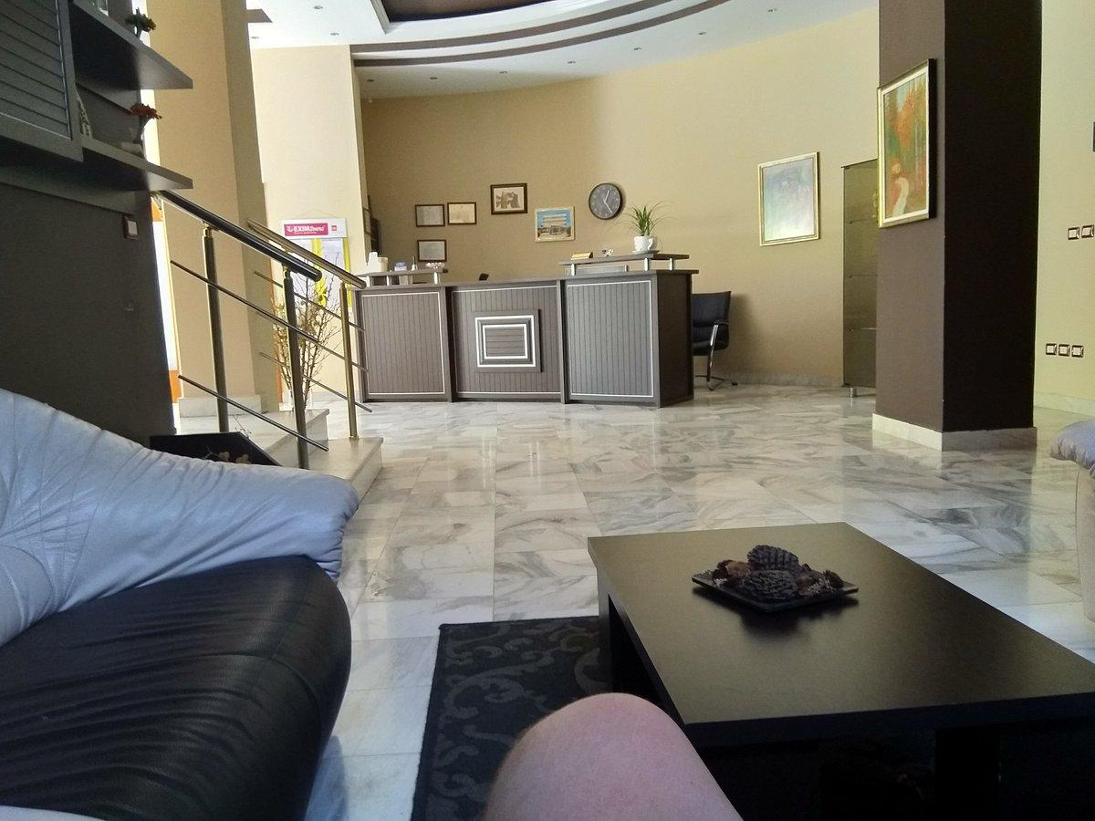 Kryemëdhej Akropoli Hotel מראה חיצוני תמונה