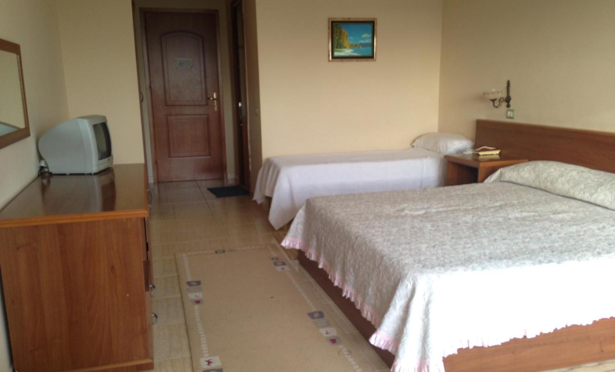 Kryemëdhej Akropoli Hotel חדר תמונה