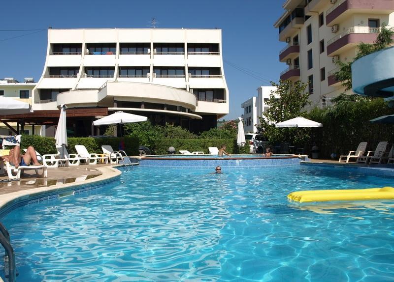 Kryemëdhej Akropoli Hotel מראה חיצוני תמונה
