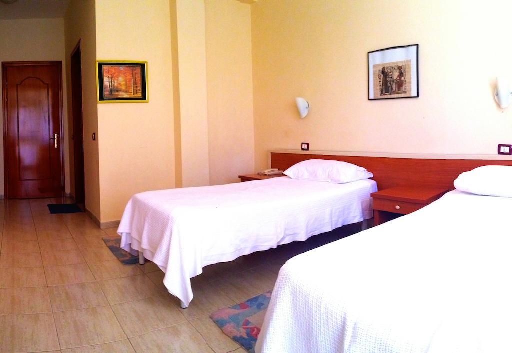 Kryemëdhej Akropoli Hotel מראה חיצוני תמונה